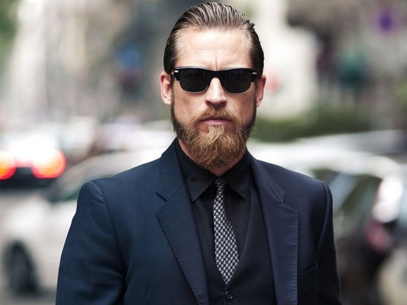 ducktail beard style for round face