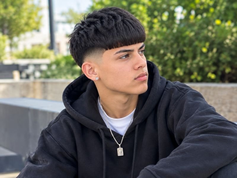 Edgar haircut with modern casual style